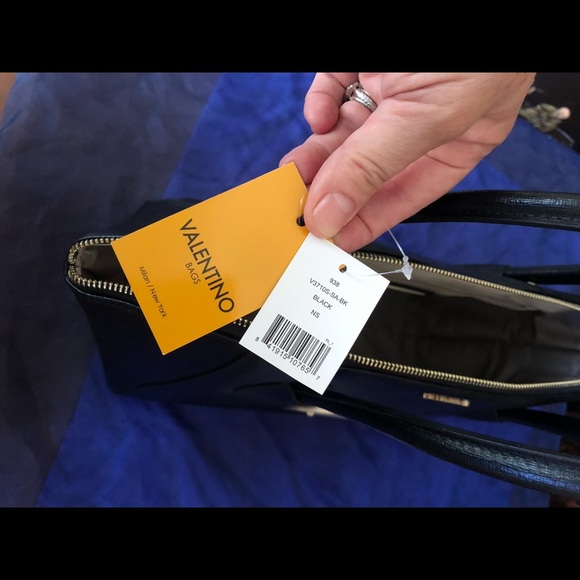 Valentino black, leather, brand new handbag - Picture 4 of 9